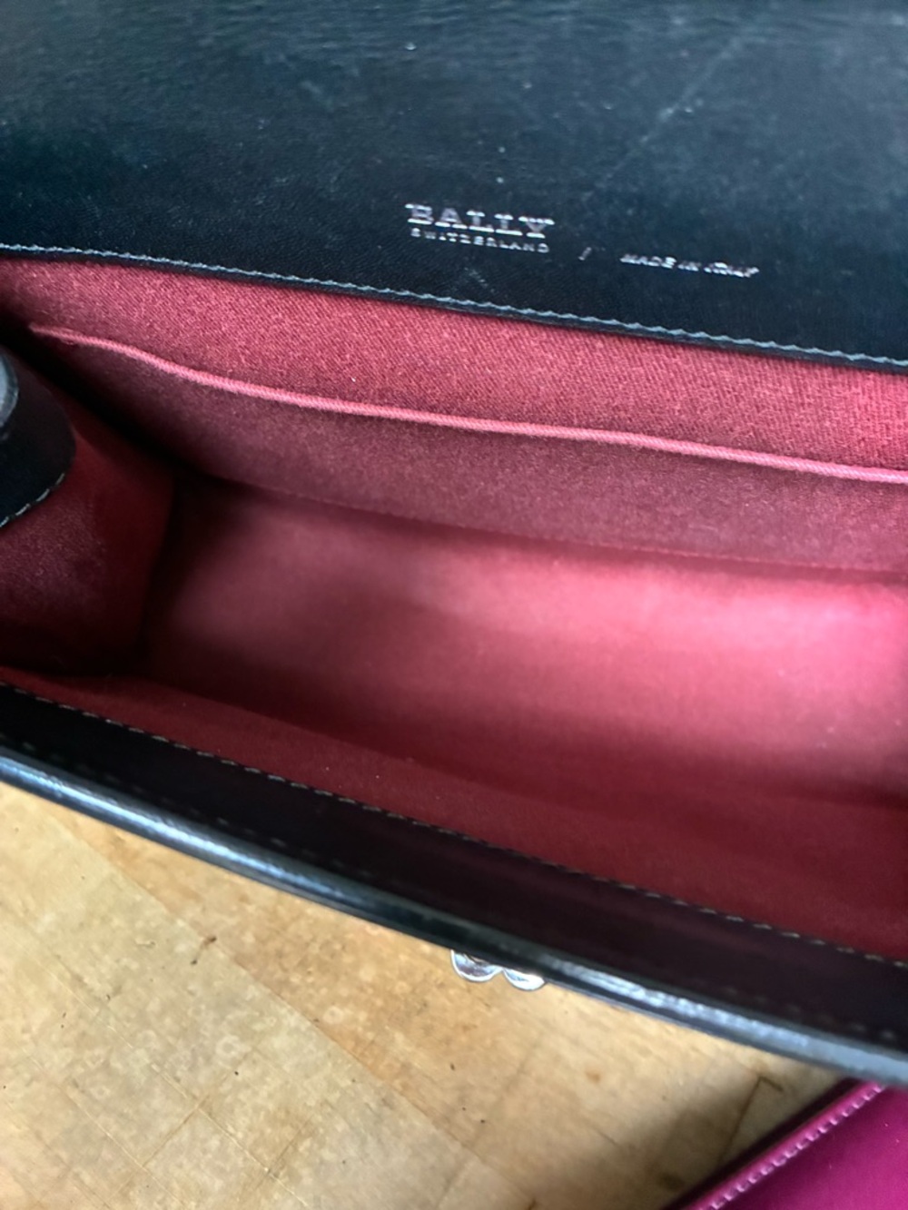 Bally Suzy Lightning Bolt Crossbody Chain Bag! - Picture 13 of 15